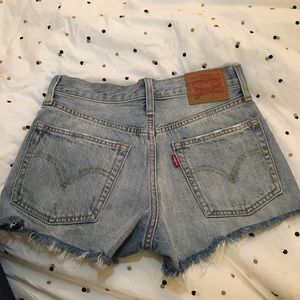Levi’s 501 mid rise shorts